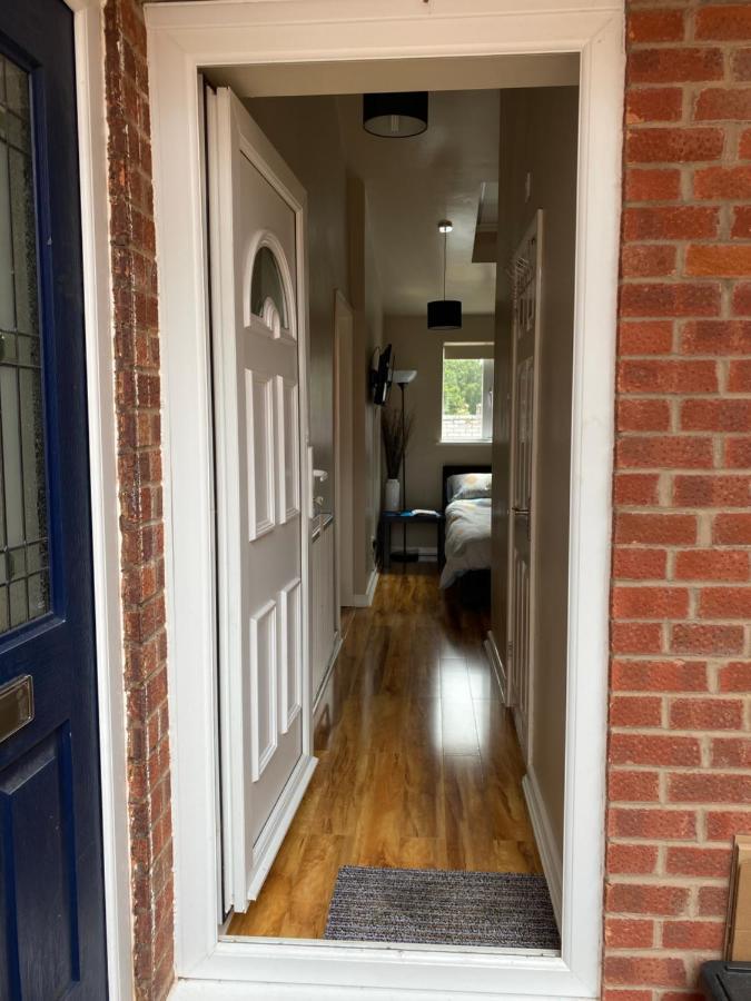 Private Room And Bathroom With Private Entrance Near Warwick Town Centre Exterior foto