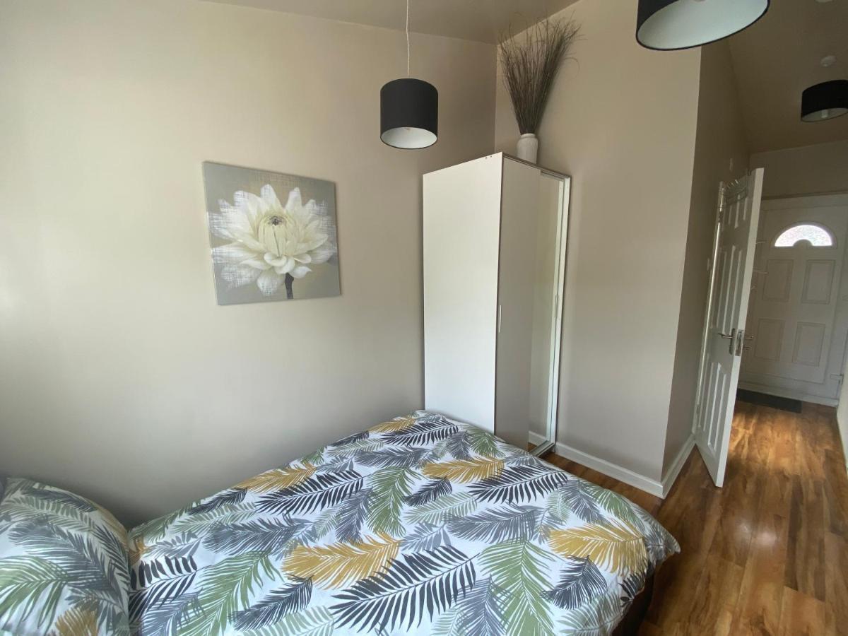 Private Room And Bathroom With Private Entrance Near Warwick Town Centre Exterior foto
